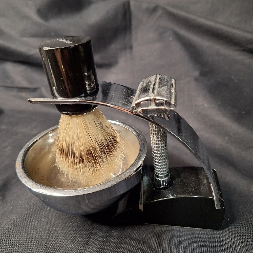 Calvin Klein Vintage Shaving Set Safety Razor Brush Bowl and Stand 4 Piece Kit